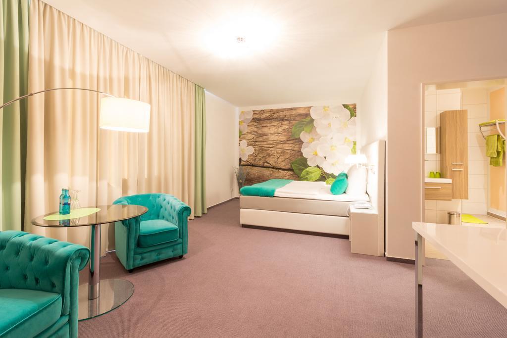 Marina Niederhavel Hotel Brandenburg  Exterior foto
